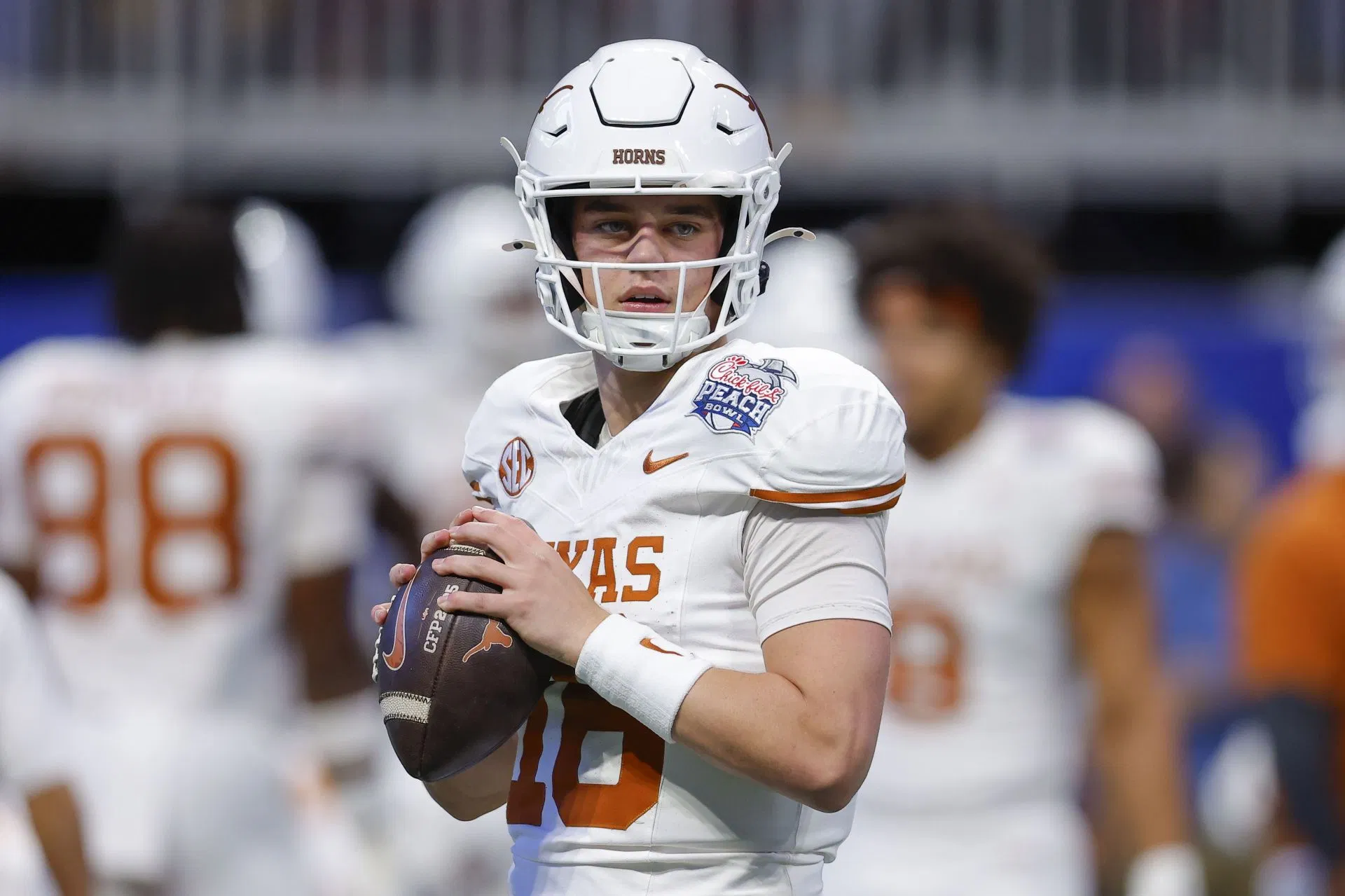 "The hate for Texas is so weird": CFB fans have wild reaction to updated national championship odds of Week 10
