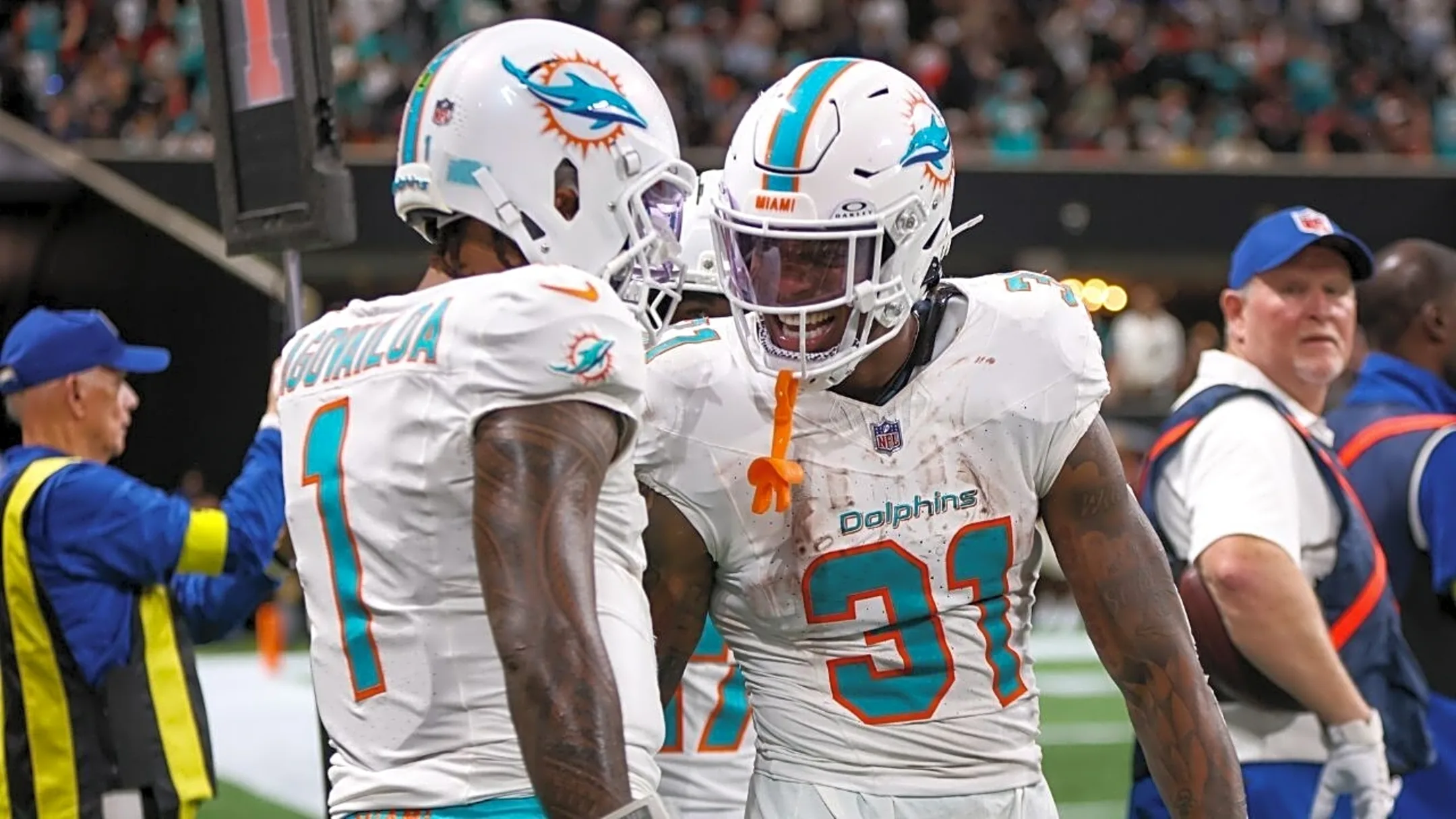 Andrew Whitworth Says Tua Tagovailoa’s Confidence Depends on Hearing Mike McDaniel’s ‘4 Powerful Words’ From Teammates