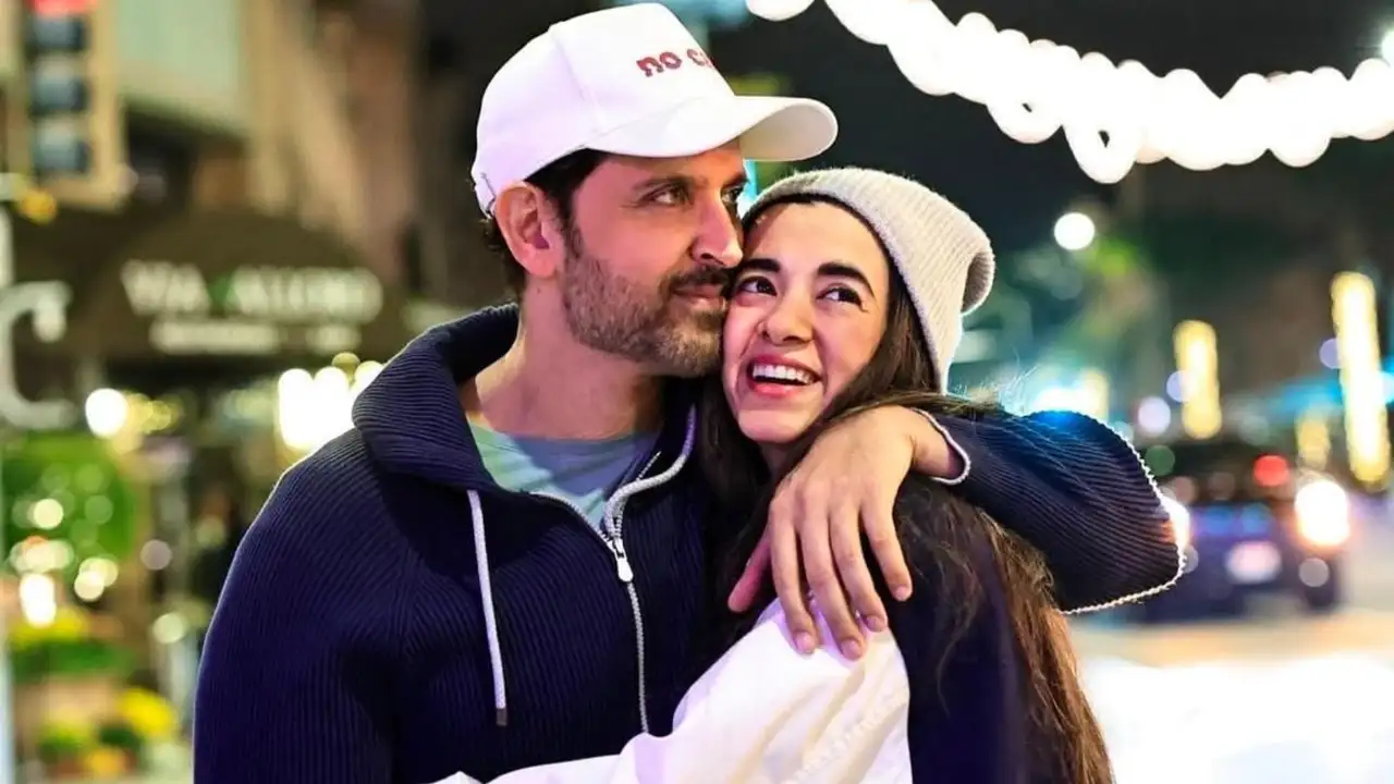 Hrithik Roshan Holds Girlfriend Saba Azad In Arms; Duo Walks Hand In Hand As They Share Pics From Vacation
