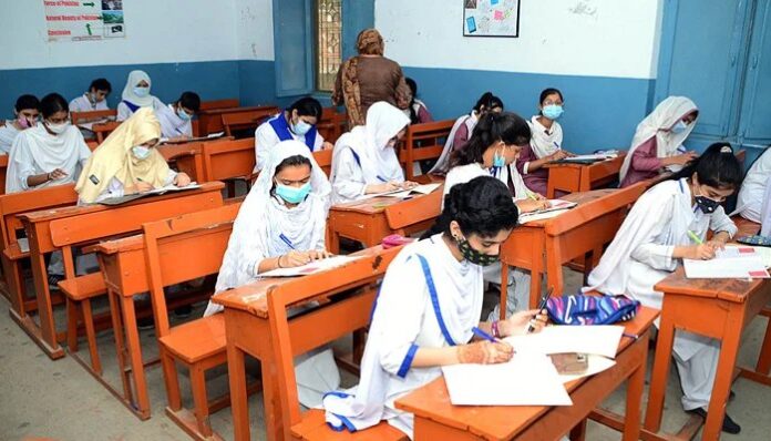 Lahore’s toxic smog sparks outrage: Why are private schools ignored in new timing rules?