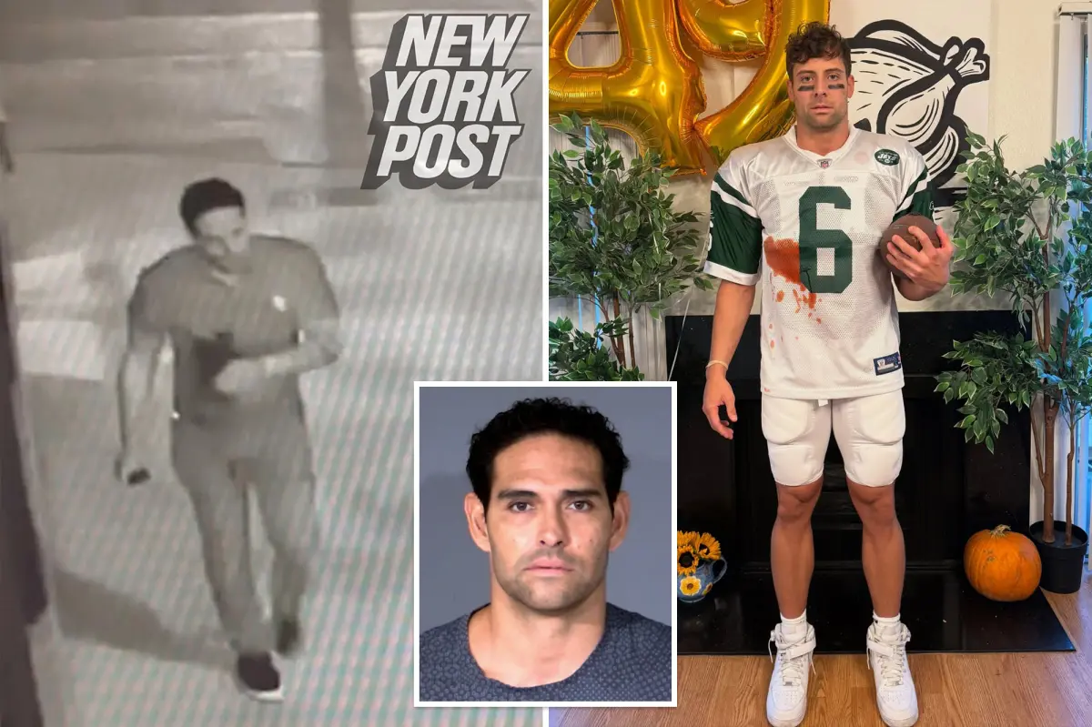 FBoy Island star mocks Mark Sanchez stabbing with Halloween costume