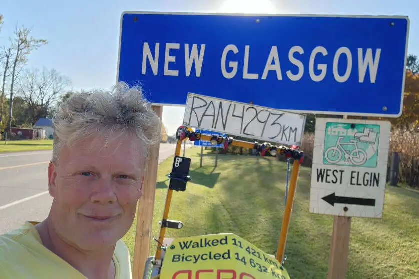 Fellow in Yellow on the move in the North Okanagan