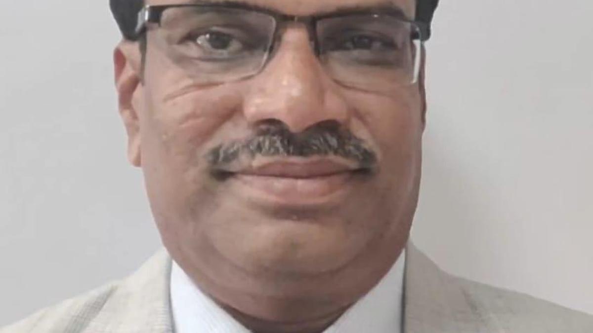 Central University Registrar conferred Best Teacher Gem Award