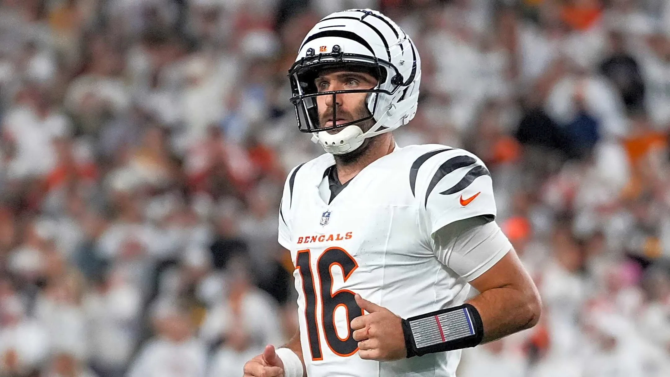 Bengals' Joe Flacco battling AC joint injury