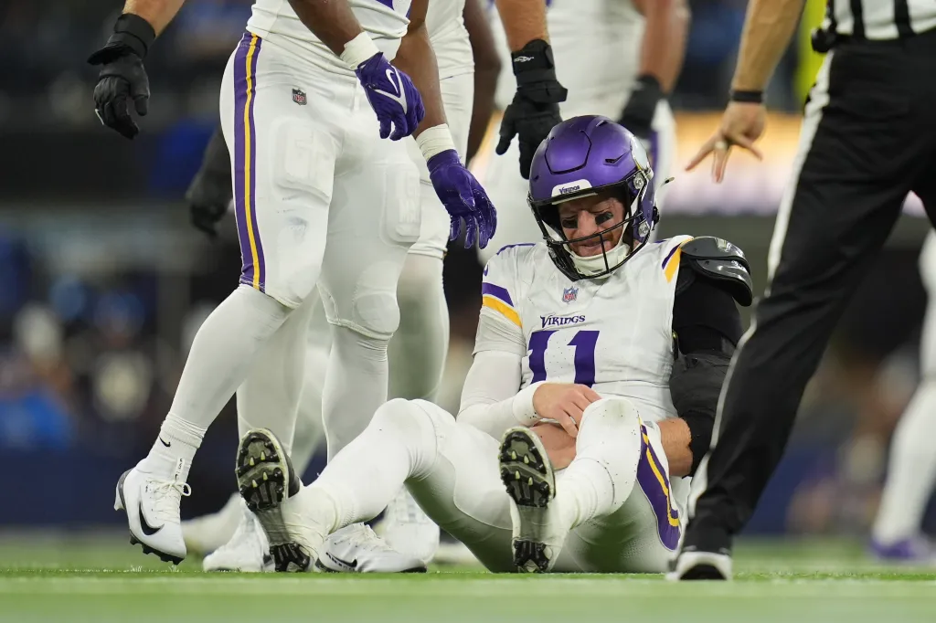 Did the Vikings handle Carson Wentz's torn labrum correctly?