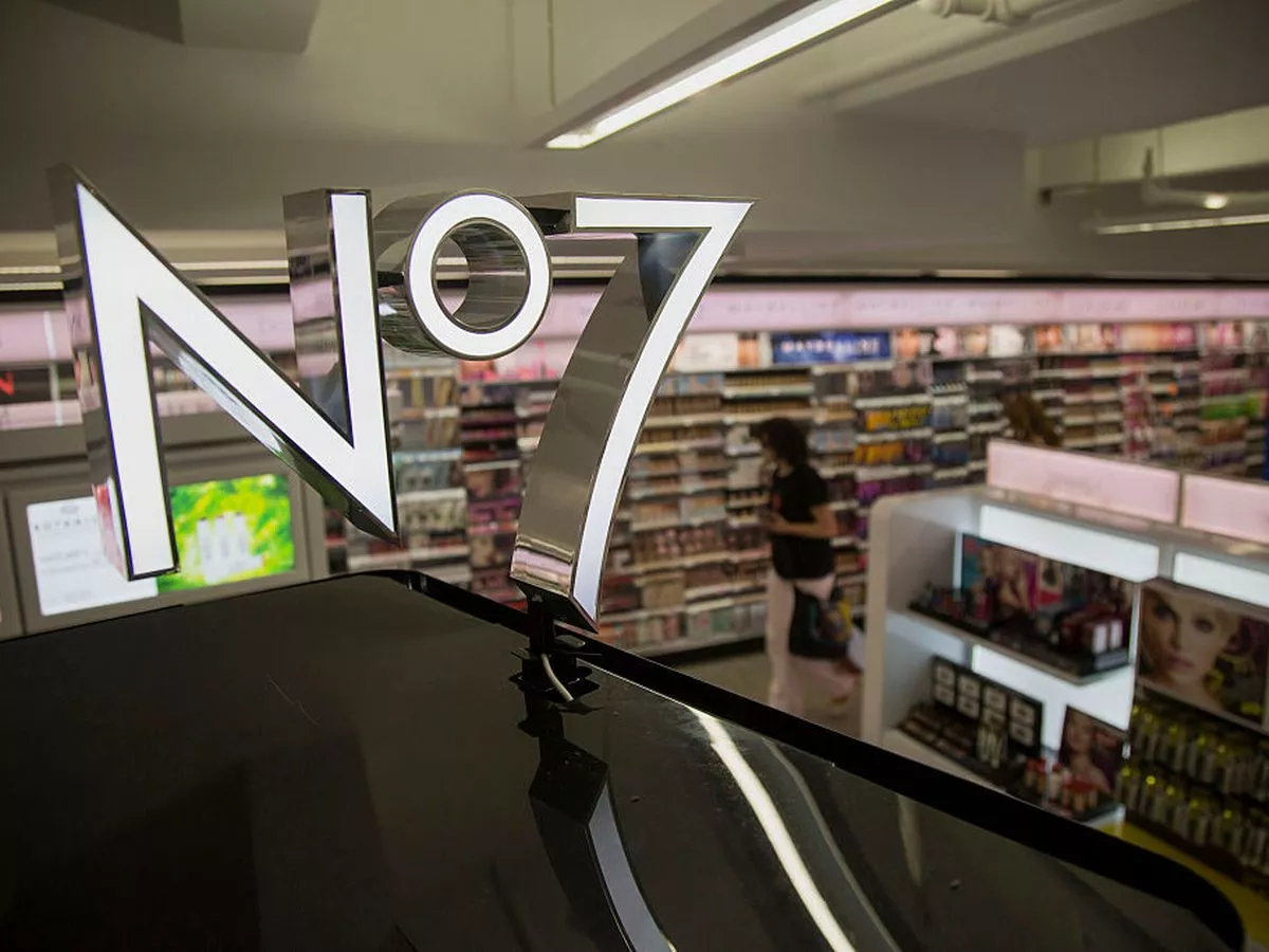 Boots shoppers bag 12 No7 products for £3.75 each in huge Christmas offer