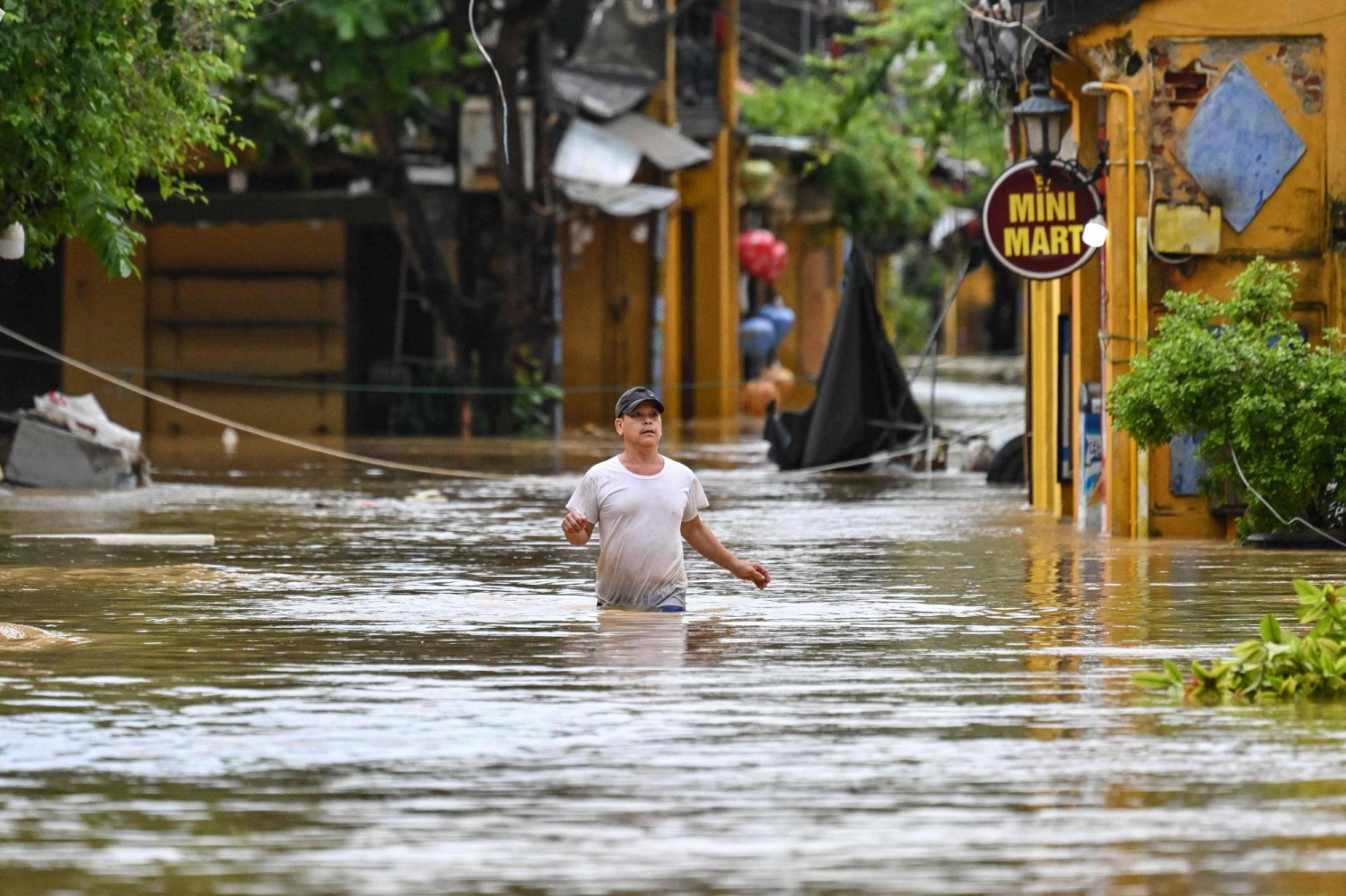 Climate change and poor planning drive Vietnam flooding