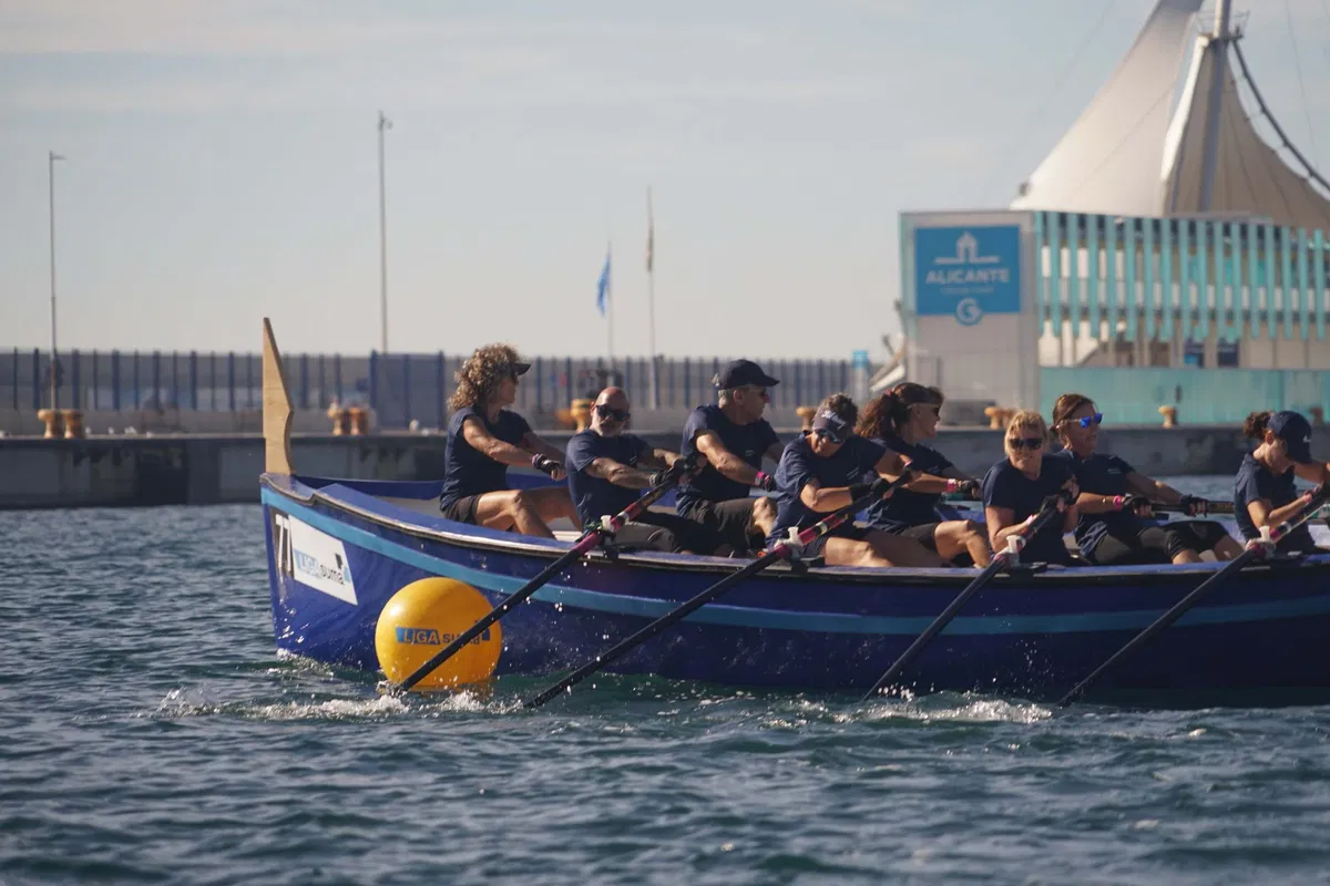 Charity paddles against breast cancer set to shine in Oliva