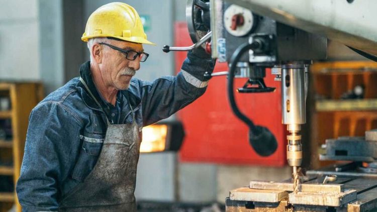 Older Australian job seekers 'facing unique obstacles' in tighter employment market