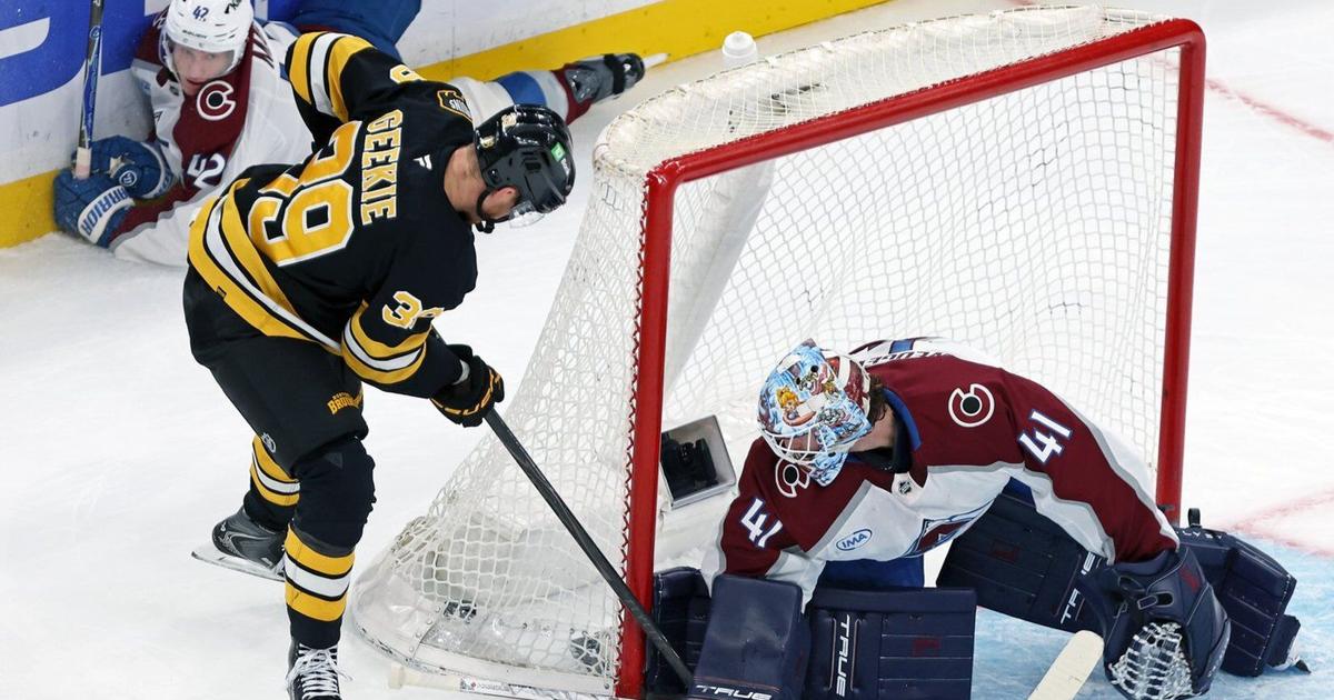 NHL roundup: Geekie's hustle goal helps Bruins beat Avalanche to halt six-game skid