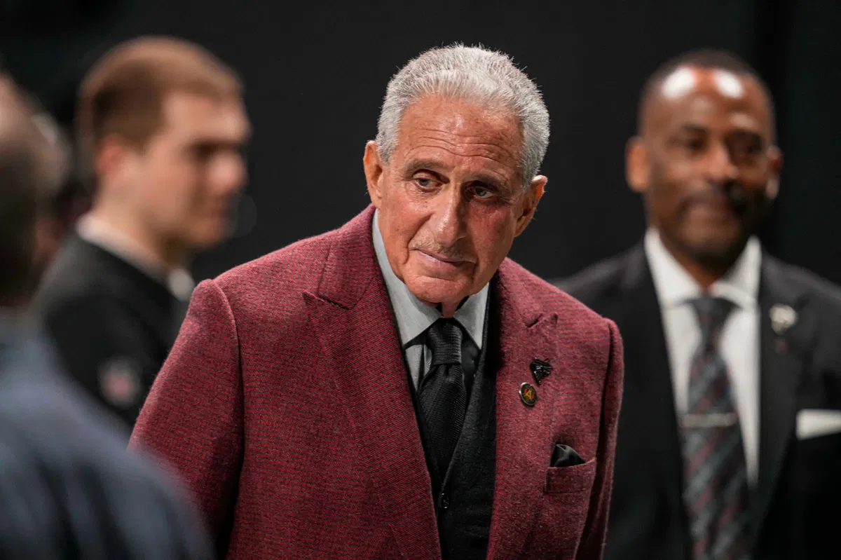 Respect Pours In After Atlanta Falcons Owner Arthur Blank’s $2,500,000 Announcement