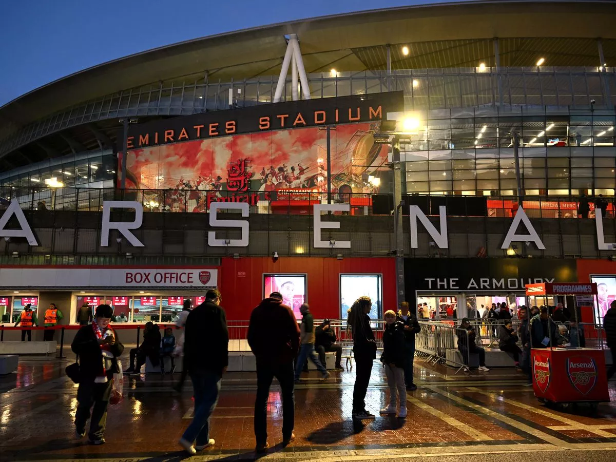 Arsenal and Man City Carabao Cup clashes hit by travel chaos as fans sent warning