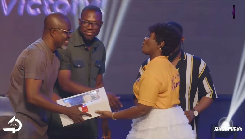 Multimedia Group marks Victory Bible Church’s 40th anniversary with special presentation