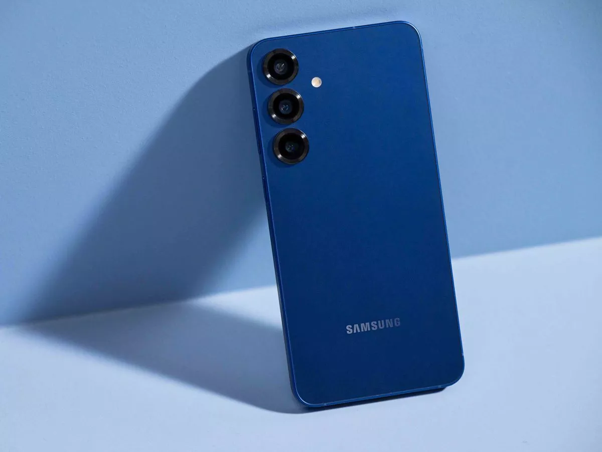 Samsung knocks £160 off Galaxy S25 with pre-Black Friday deal Amazon can't beat