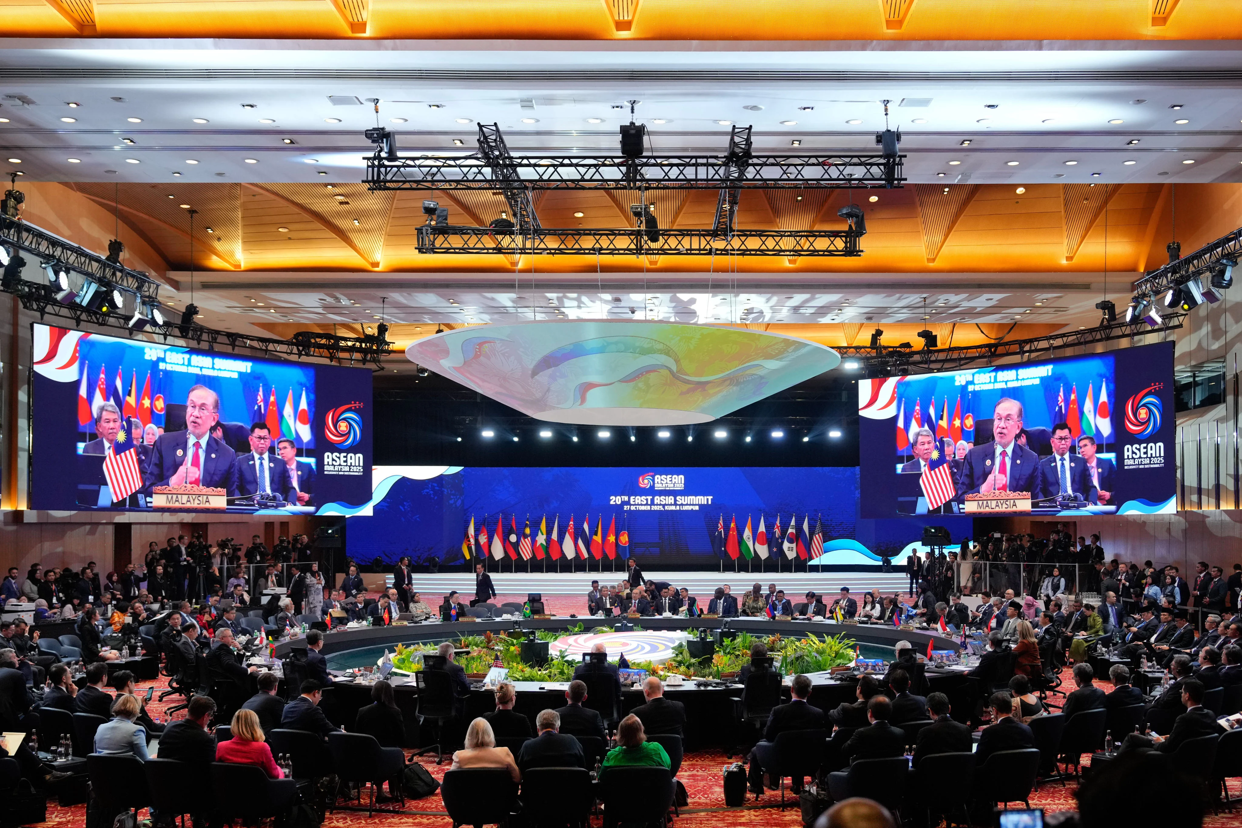 Asean summit: world’s No 1 trade bloc holds ‘pivotal’ meeting in face of tariffs