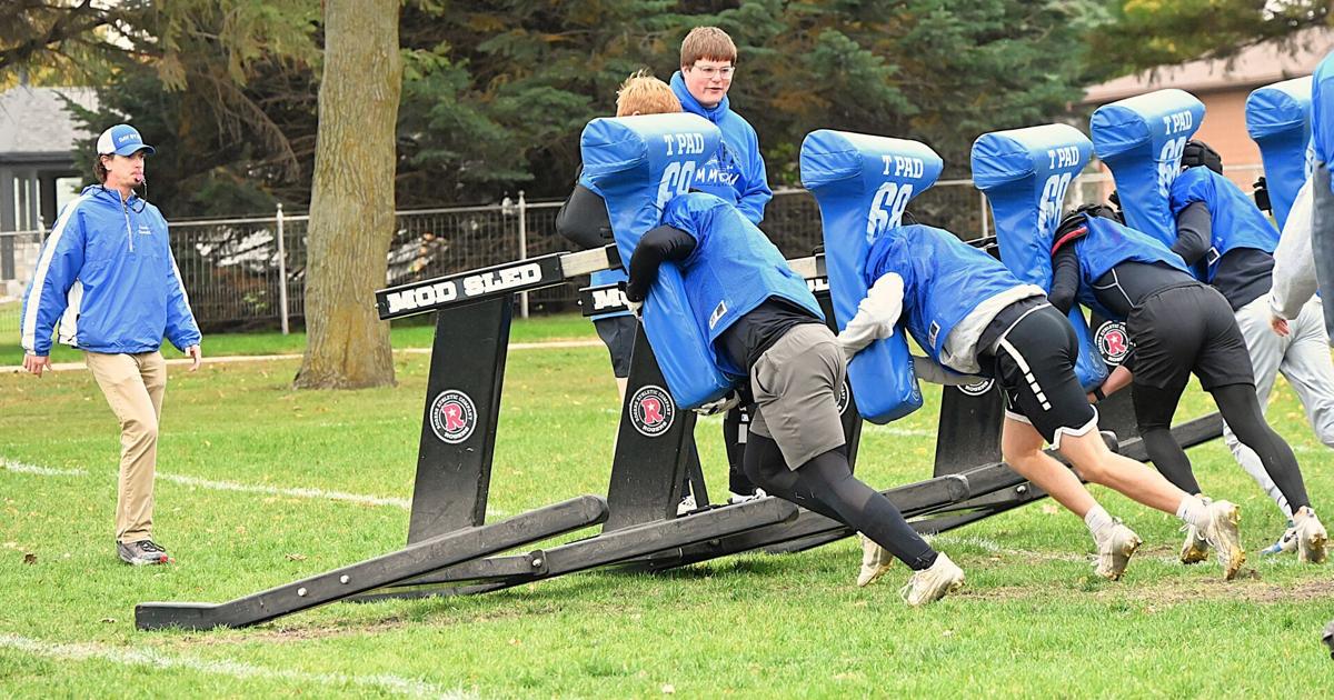 Everybody pitches in: Injured captains still contribute for undefeated MMCRU football