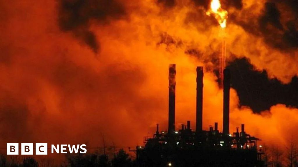 Mossmorran firm fined £176,000 over flaring at chemical plant