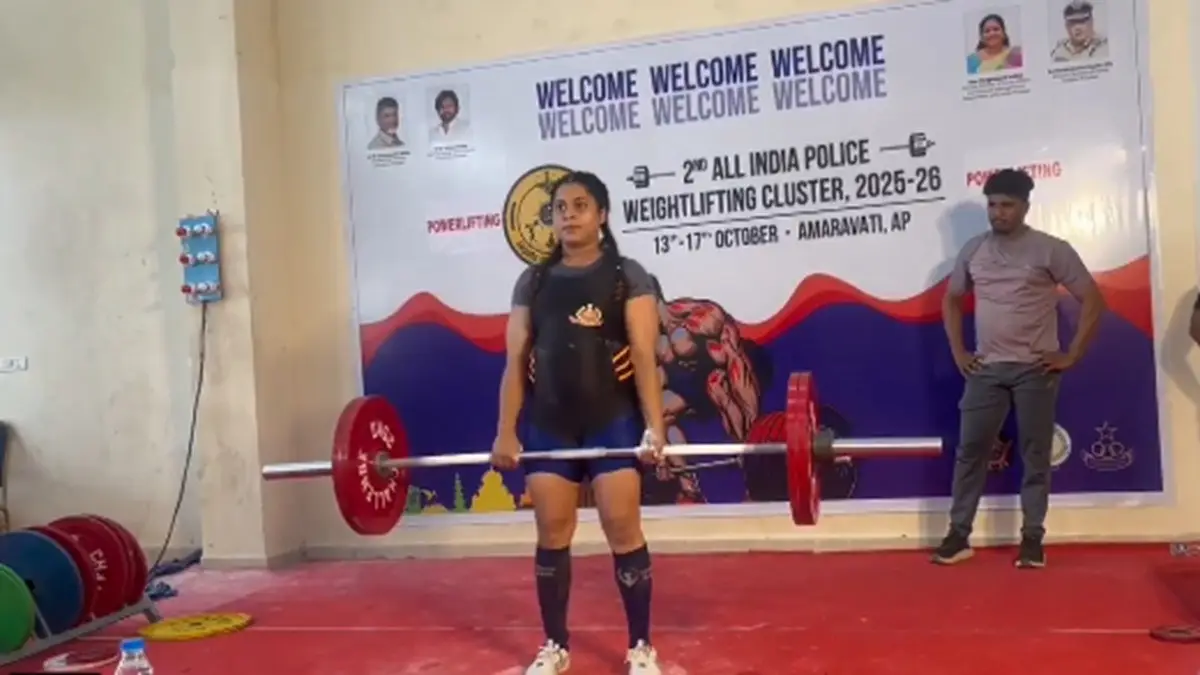Pregnant Delhi Police Constable's Astonishing 145kg Weightlift Wins Bronze And Audience Admiration At Andhra Championship