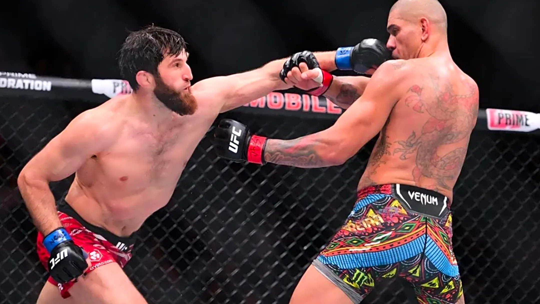 Jon Jones Humbly Accepts Alex Pereira’s White House Card Call-Out While Taking Shots at Tom Aspinall