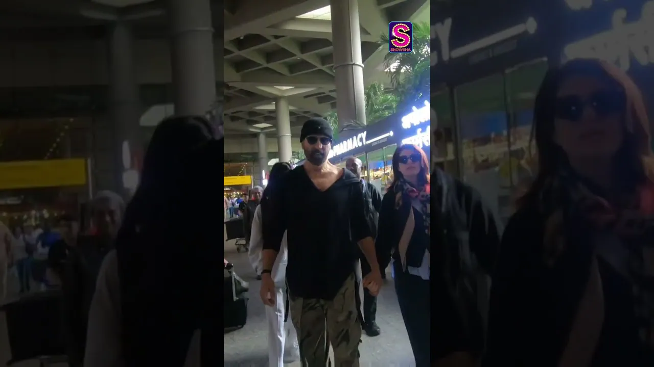 Akshay Kumar Spotted on Family Trip #TravelGoals | N18S | #trendingshorts