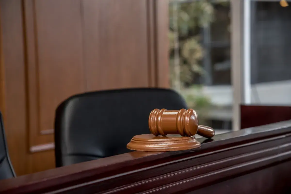 Police Officer Appearing for Court Hearing Without Pants on Shocks Judge