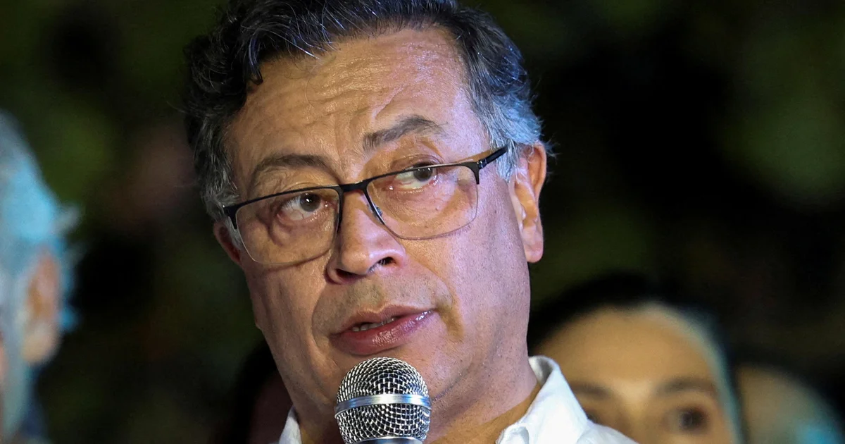 Colombian president has trouble refueling his plane after U.S. sanctions