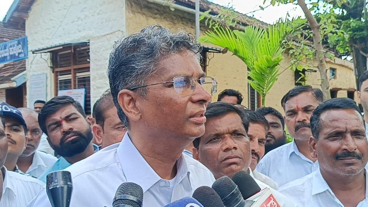 There is no confusion over Yathindra’s statement, says Satish Jarkiholi