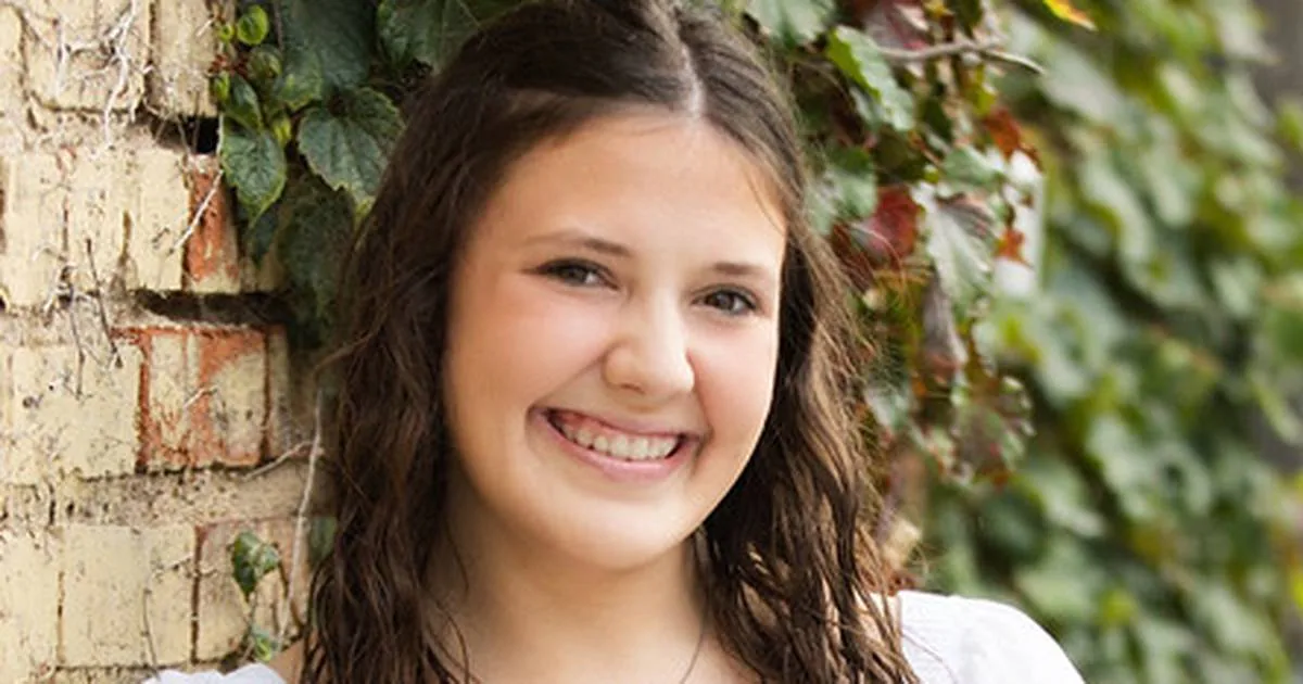 Madelaine Johns named La Salle-Peru High School SAR award winner