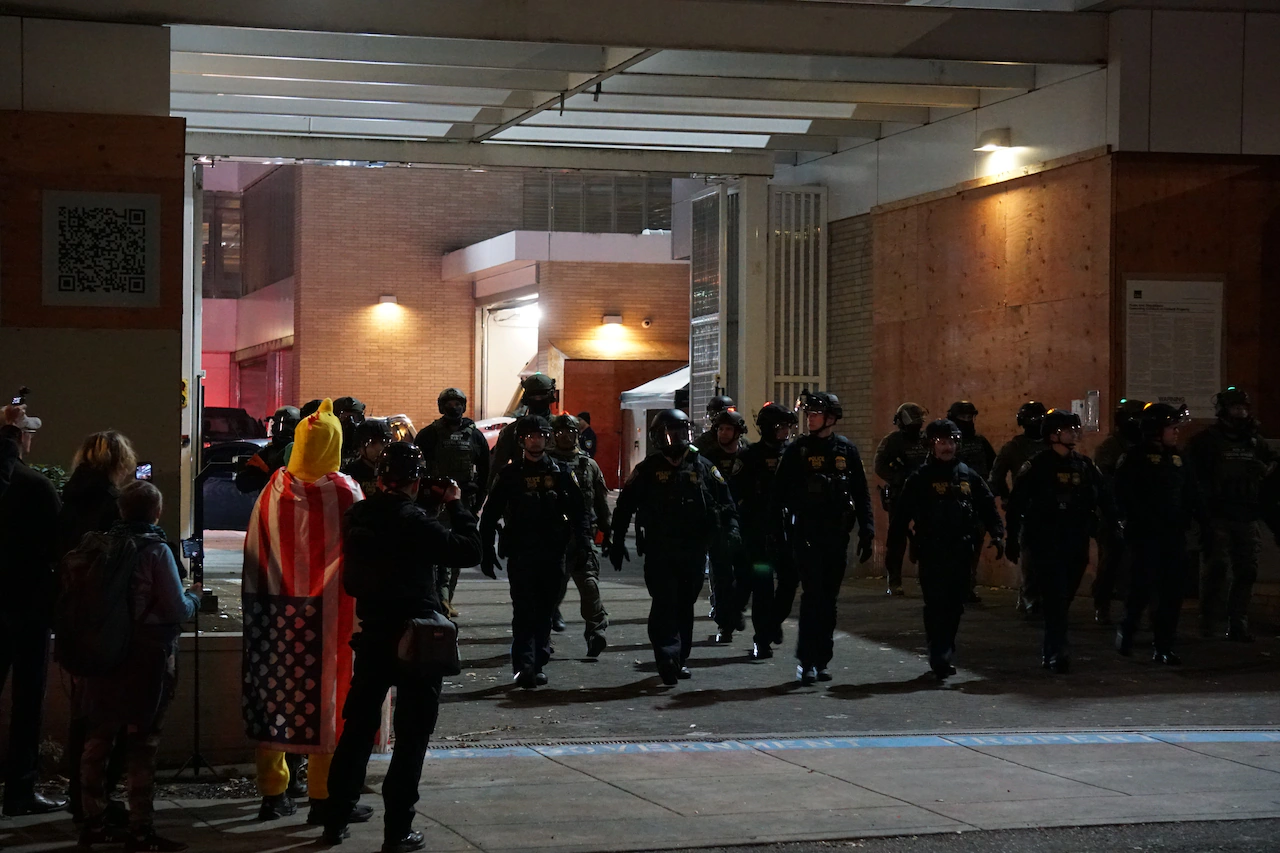 Judge questions delay in removing National Guard from Portland ICE building