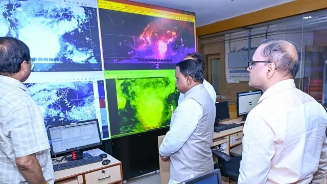 Odisha CM Mohan Majhi visits SRC control room, reviews preparedness for cyclone Montha