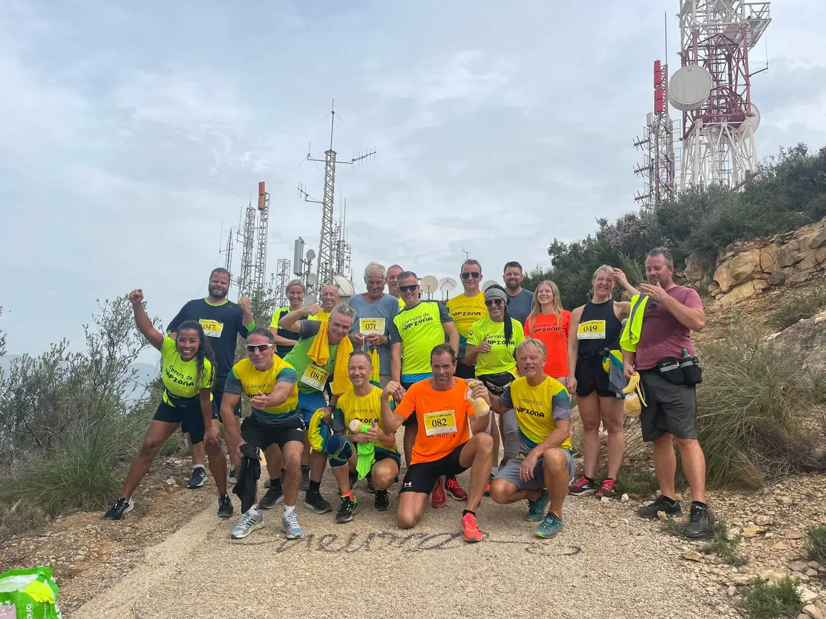 Join the Albir adventure: expats and locals race to the WIPZONA mast