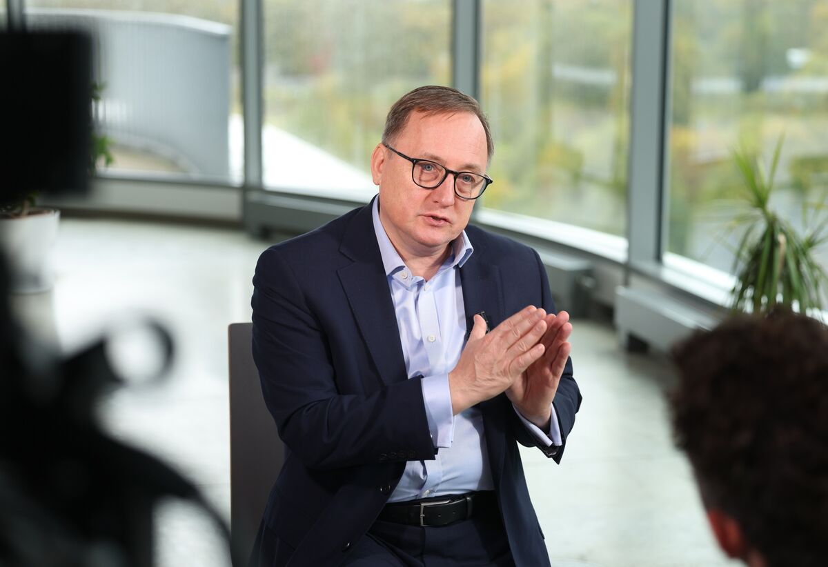 ECB Mustn’t Overreact to 2028 Inflation Forecasts, Kazaks Says