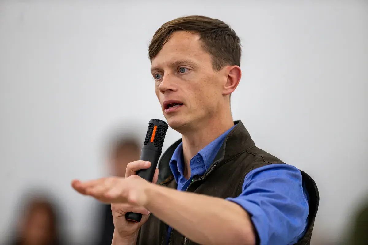 Democrat Leads Republican for Governor in State Trump Won 3 Times-Poll