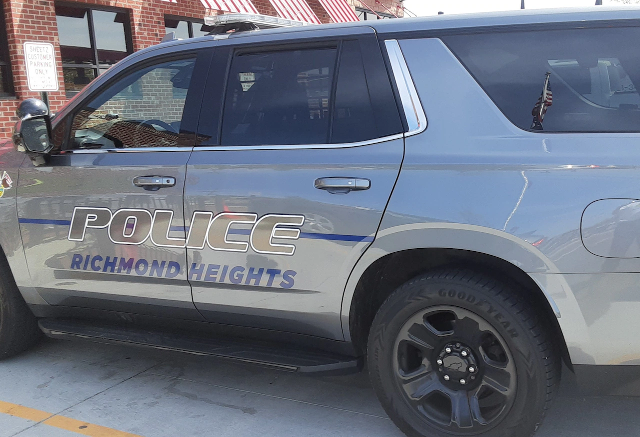 Man asks for help to get into locked vehicle but ends up in jail on warrant: Richmond Heights Police Blotter