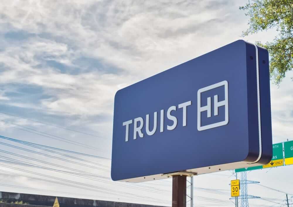 What Are Wall Street Analysts' Target Price for Truist Financial Stock?