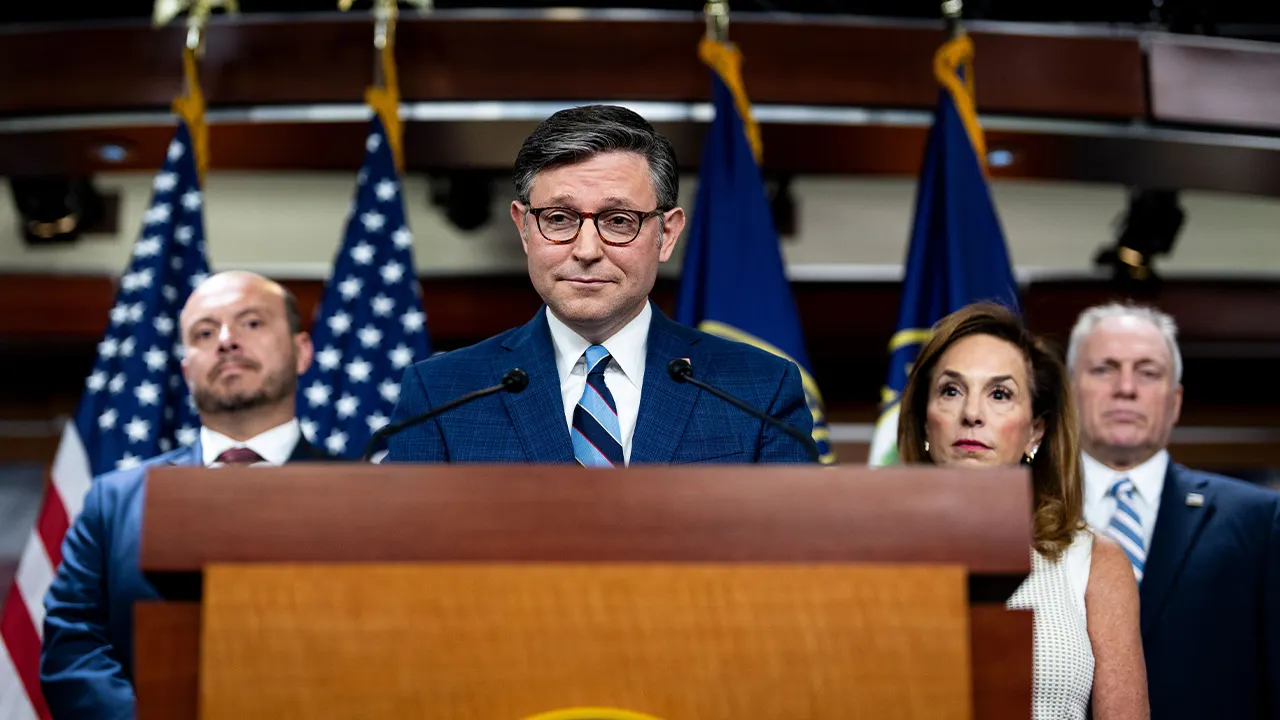 Divisions over Obamacare threaten Republican unity as shutdown drags on