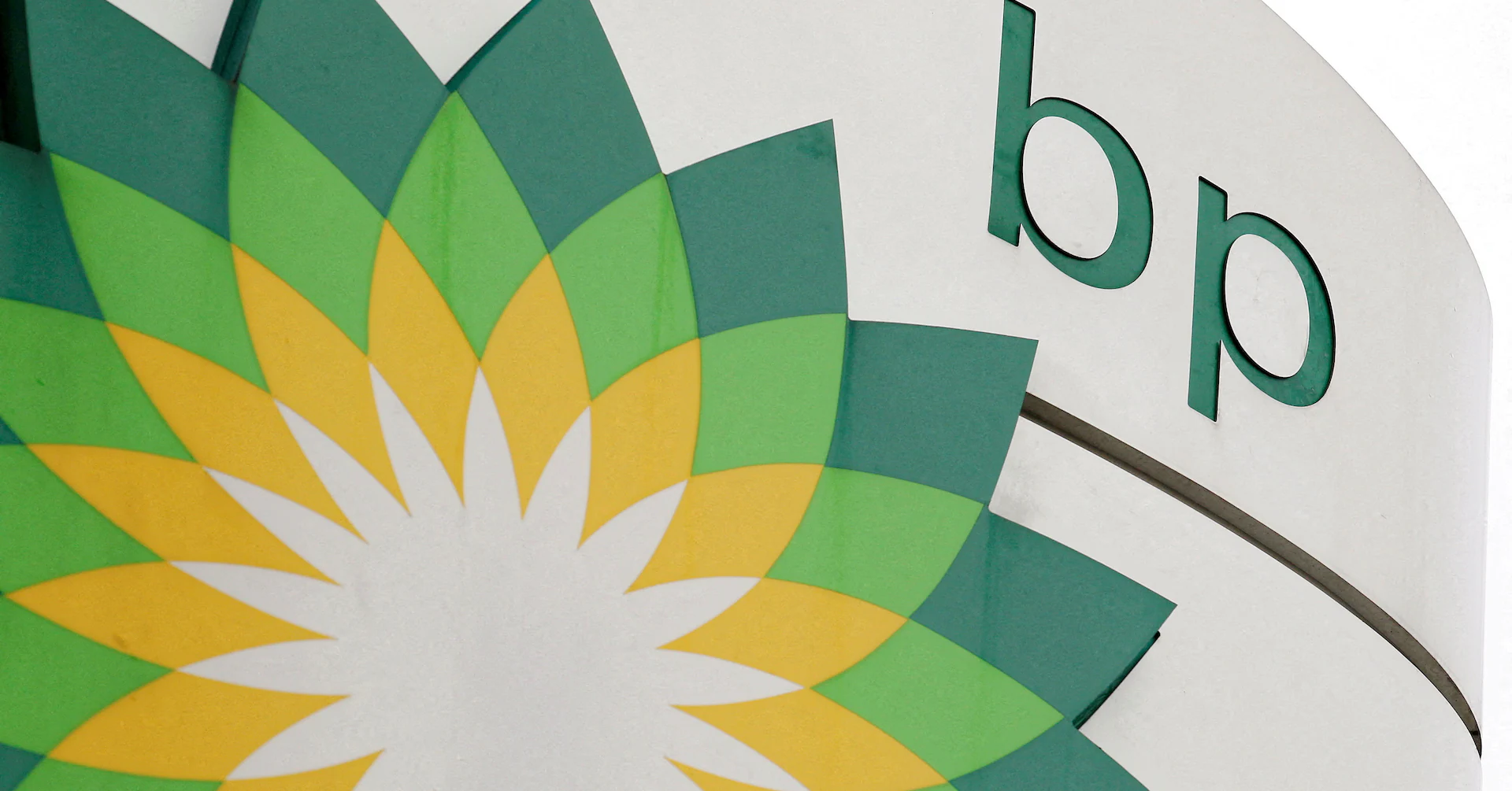 BP says CO2 content in massive Brazilian Bumerangue oil and gas discovery is manageable - Reuters