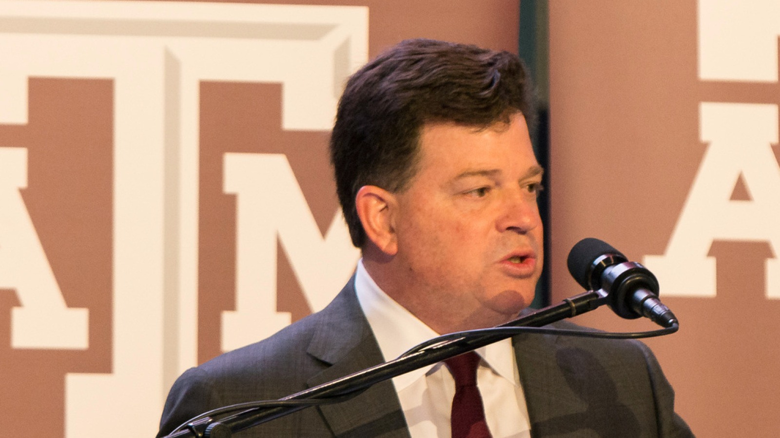 LSU is reportedly parting ways with AD Scott Woodward