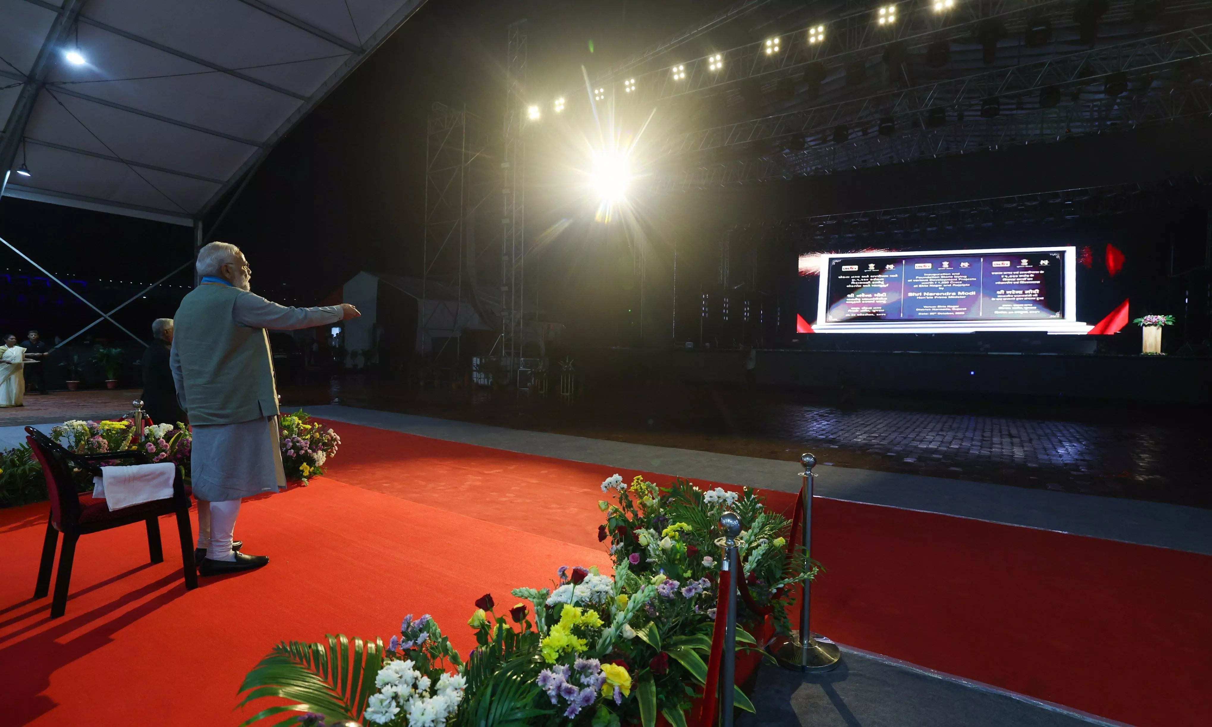 PM Inaugurates Projects Worth Rs 1,220 Cr in Gujarat