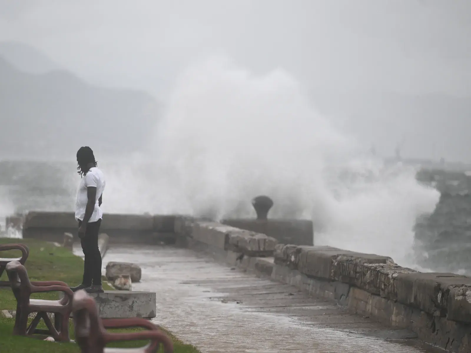 Live Video Captures Hurricane Melissa's Devastating Landfall in Jamaica