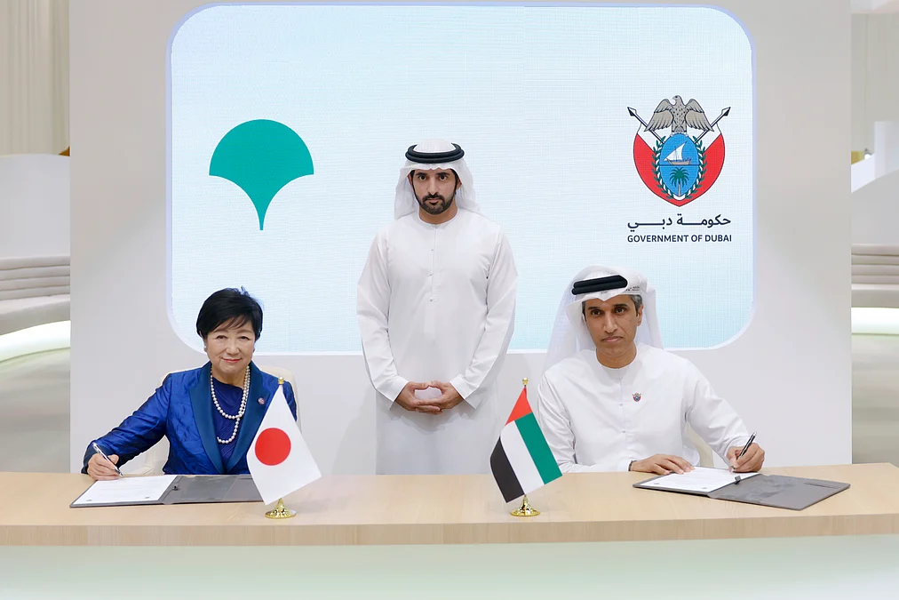 Sheikh Hamdan witnesses signing of MoUs during the Asia-Pacific Cities Summit