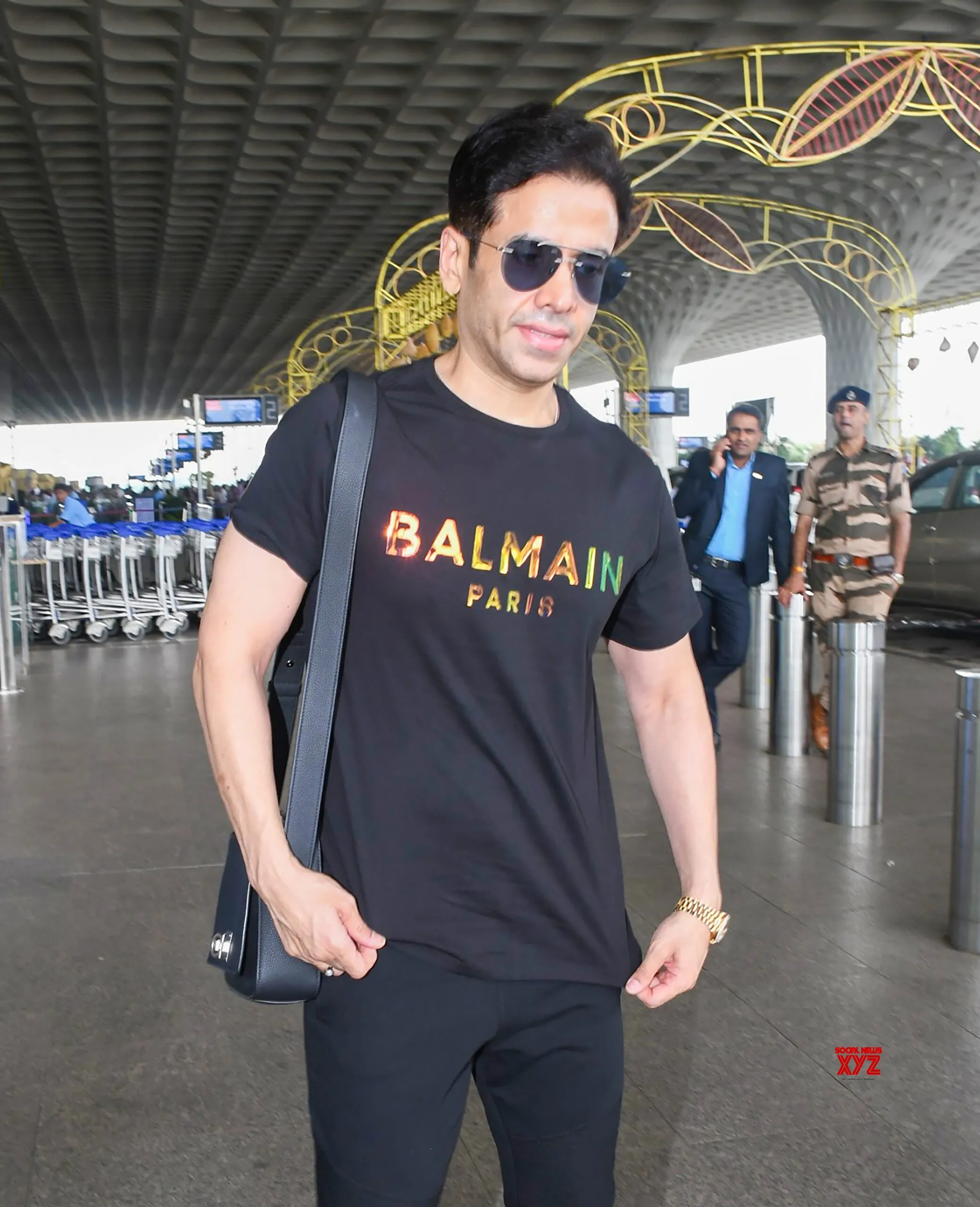 Mumbai: Tusshar Kapoor Spotted at Airport #Gallery