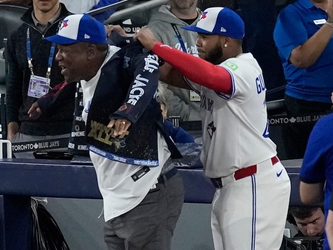 Blue Jays unplugged: Best from locker room following Game 2 World Series loss