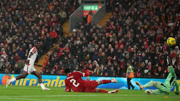 Liverpool thrashed by Palace, holders Newcastle through in League Cup