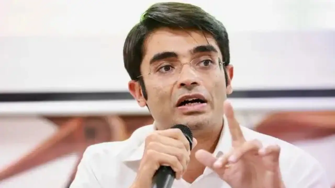 'If Congress Held Fair Elections, Shashi Tharoor Would Have Become Congress President,' Claims BJP’s Jaiveer Shergill