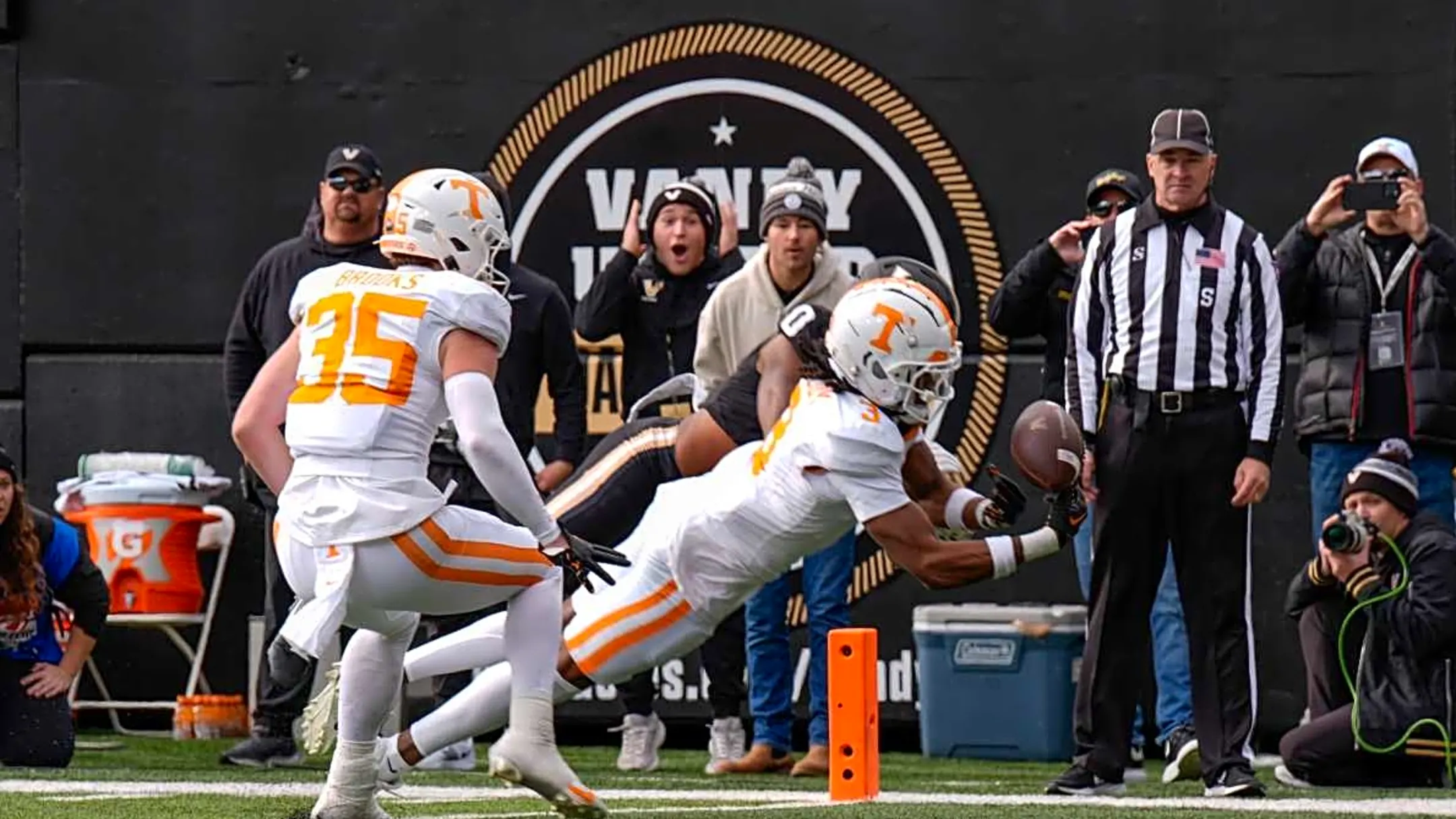 Los Angeles Rams overhaul secondary, prepare for one last Super Bowl push with Matthew Stafford in latest 7-round 2026 mock draft