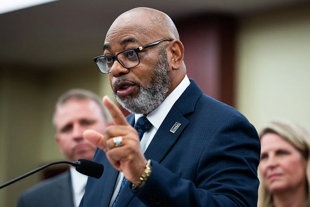 Federal Workers’ Union Demands Immediate End To Government Shutdown