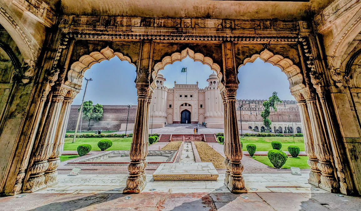 Pakistan Growth Too Slow To Improve Living Standards, World Bank Says