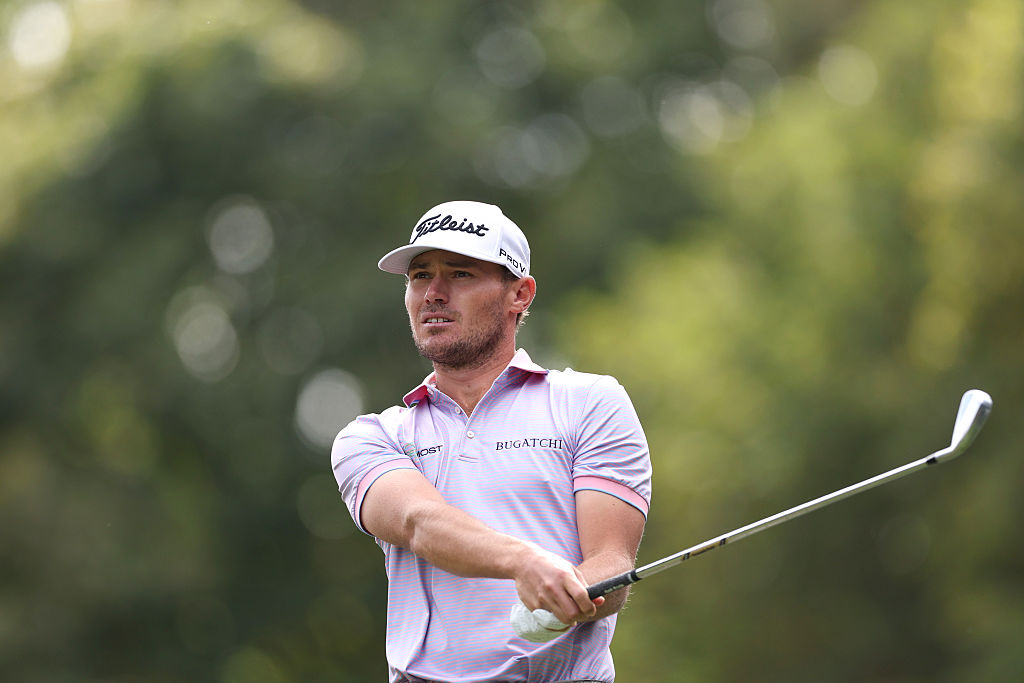 Needing To Hole Out On His Final Hole To Keep His Job, American Golfer Makes The Swing Of A Lifetime