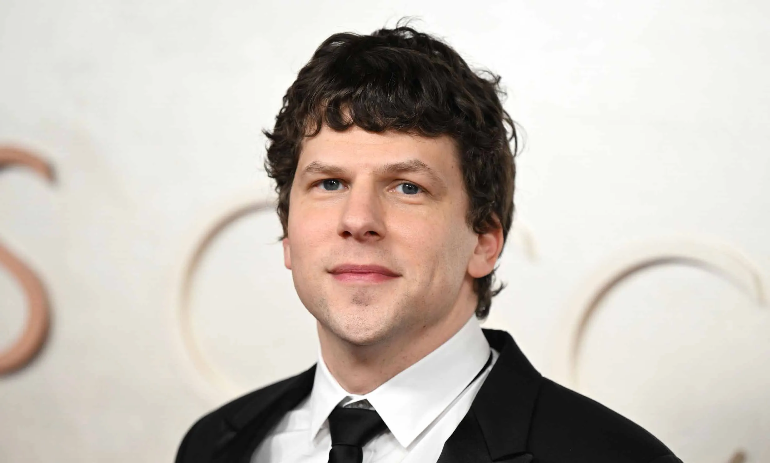 Jesse Eisenberg donating his kidney to a stranger but ‘doesn’t know why’
